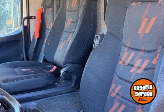 Camiones y Grúas - Mercedez Benz Atego 1721 Balancin - En Venta