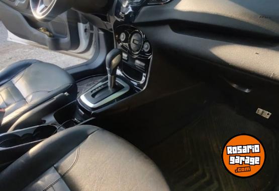 Autos - Ford Fiesta Titanium Powershif 2015 GNC 196000Km - En Venta