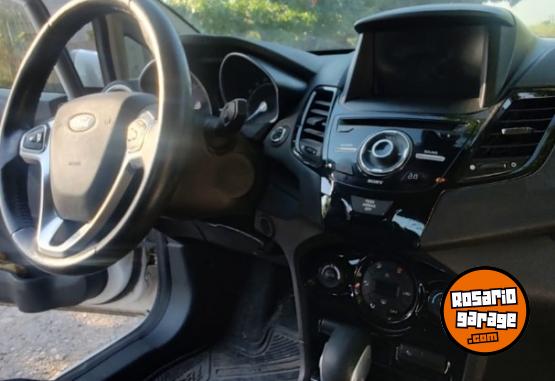 Autos - Ford Fiesta Titanium Powershif 2015 GNC 196000Km - En Venta