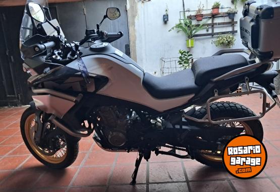 Motos - CF MT 800 EXPLORER 2025 Nafta 1891Km - En Venta