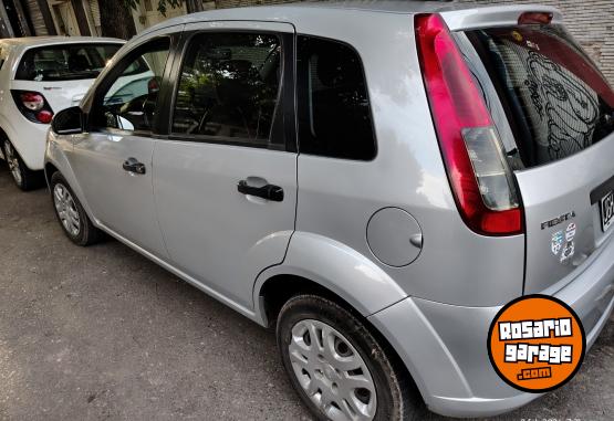 Autos - Ford Fiesta ambiente 2010 Nafta 180000Km - En Venta