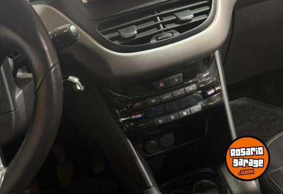 Autos - Peugeot 208 FELINE 2019 Nafta 66000Km - En Venta