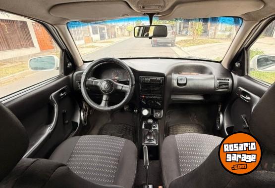 Autos - Volkswagen Gol 2005 Nafta 220000Km - En Venta