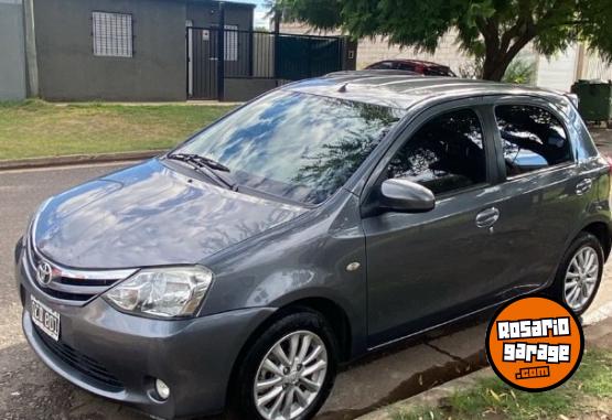 Autos - Toyota Etios 2014 Nafta 87000Km - En Venta