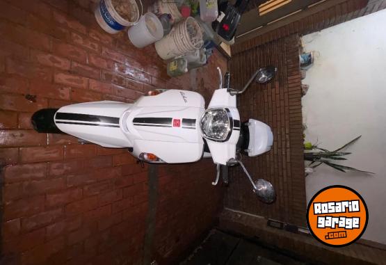 Motos - Kymco Like 125 2023 Nafta 5435Km - En Venta