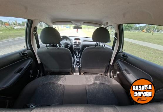 Autos - Peugeot 206 2011 Nafta 148000Km - En Venta