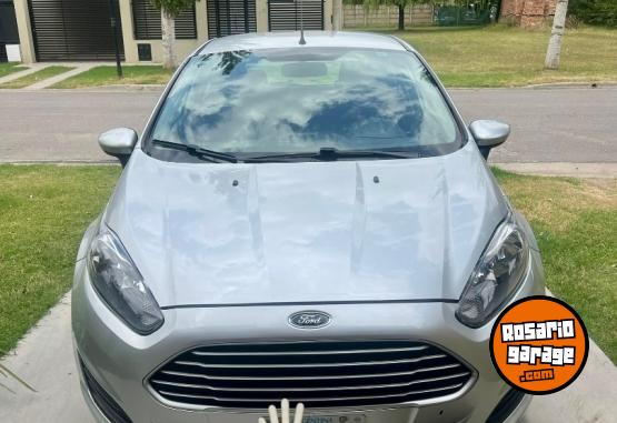 Autos - Ford Fiesta kinetic S 2016 Nafta 85000Km - En Venta