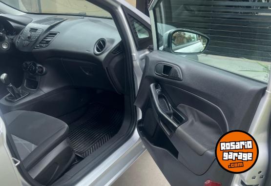 Autos - Ford Fiesta kinetic S 2016 Nafta 85000Km - En Venta