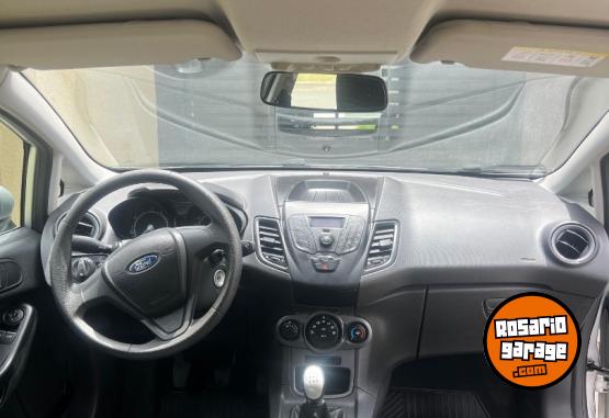 Autos - Ford Fiesta kinetic S 2016 Nafta 85000Km - En Venta