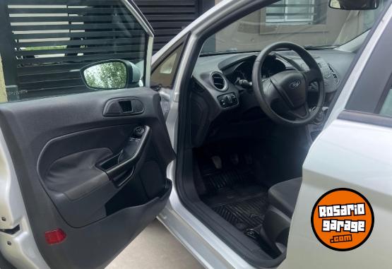 Autos - Ford Fiesta kinetic S 2016 Nafta 85000Km - En Venta