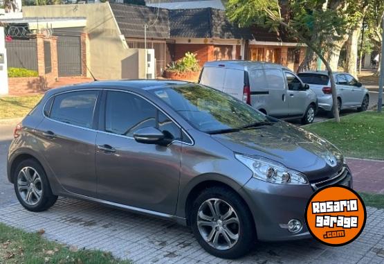 Autos - Peugeot 208 2014 Nafta 120000Km - En Venta