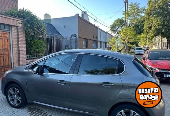 Autos - Peugeot 208 2014 Nafta 120000Km - En Venta