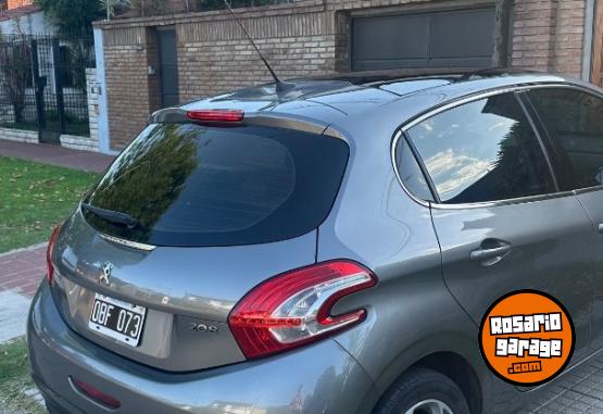 Autos - Peugeot 208 2014 Nafta 120000Km - En Venta