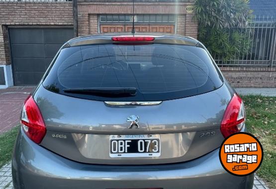 Autos - Peugeot 208 2014 Nafta 120000Km - En Venta
