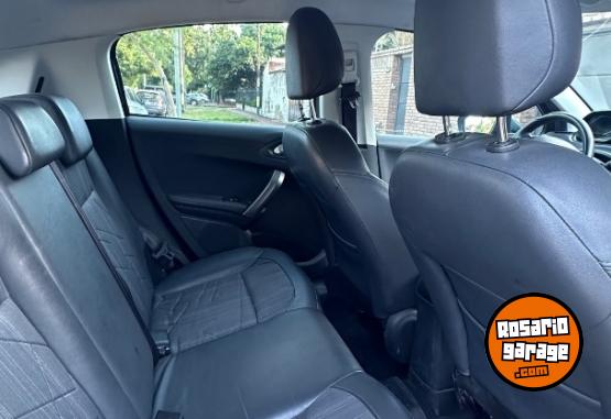 Autos - Peugeot 208 2014 Nafta 120000Km - En Venta