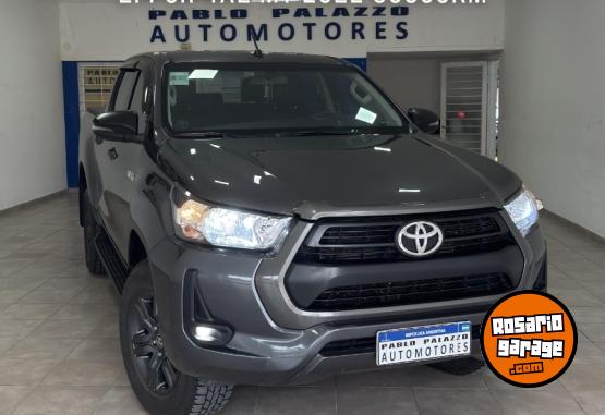 Camionetas - Toyota Hilux 2.4 SR  4x2  MT 2022 Diesel 89000Km - En Venta