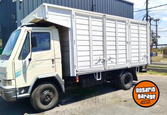 Camiones y Gr�as - OPORTUNIDAD AGRALE con TRABAJO FIJO - En Venta