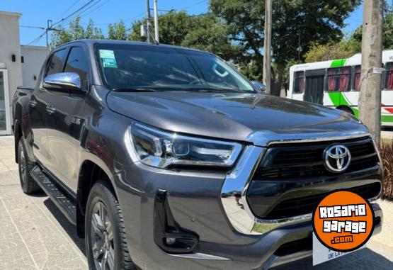 Camionetas - Toyota Hilux 2023 Diesel 35000Km - En Venta