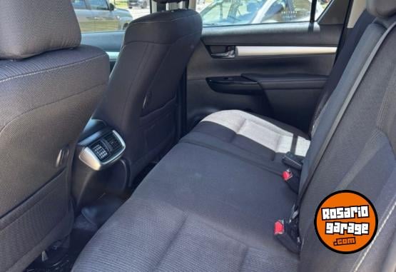 Camionetas - Toyota Hilux 2023 Diesel 35000Km - En Venta