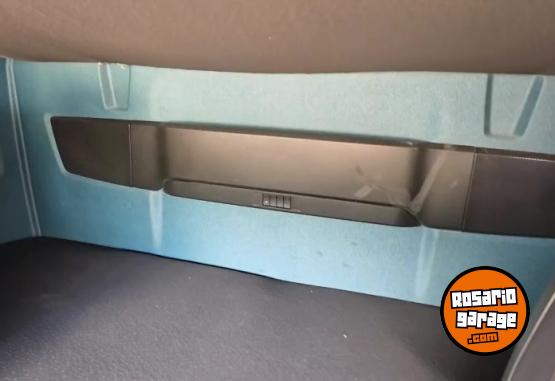 Camiones y Grúas - Volvo fm380 modelo 2017 automático para carrocería de 6,50m - En Venta