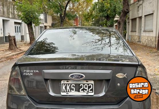 Autos - Ford Fiesta max 2011 Nafta 160000Km - En Venta