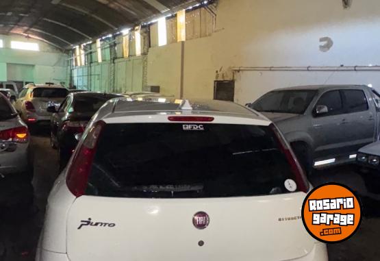 Autos - Fiat Expression 2011 GNC 180000Km - En Venta