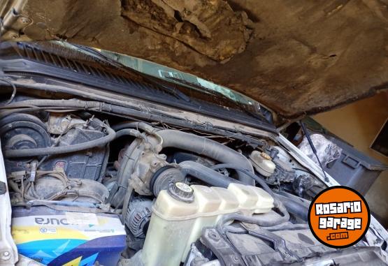 Camiones y Gr�as - Ford 4000 - En Venta