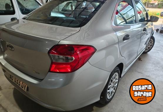 Autos - Ford Ka 2017 GNC 145000Km - En Venta