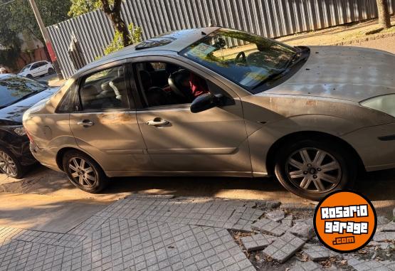 Autos - Ford Focus ghia 2005 Nafta 245000Km - En Venta