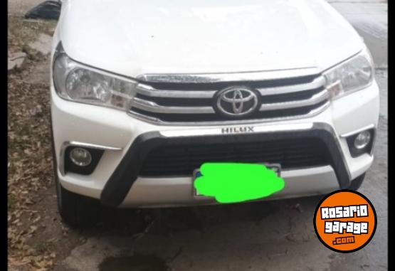 Camionetas - Toyota Hilux 4x2 D/C 2018 Diesel 128000Km - En Venta