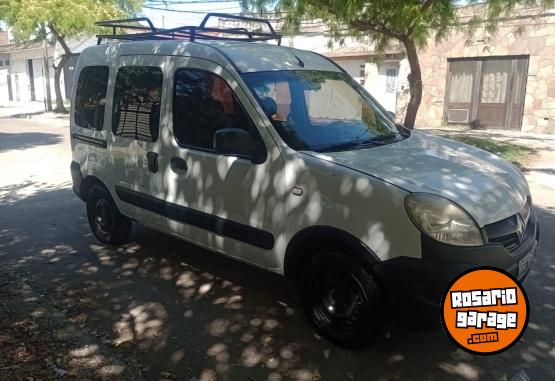 Utilitarios - Renault Kangoo 2014 GNC 180000Km - En Venta