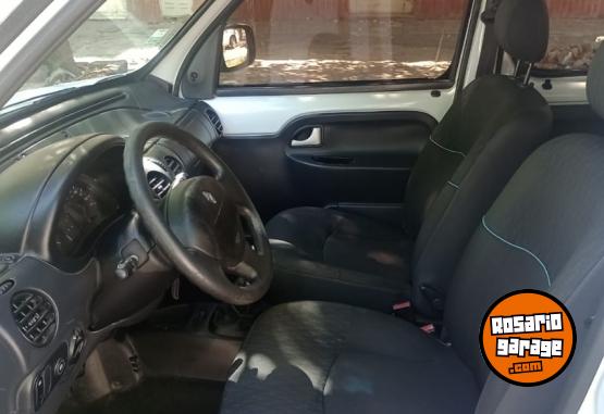 Utilitarios - Renault Kangoo 2014 GNC 180000Km - En Venta