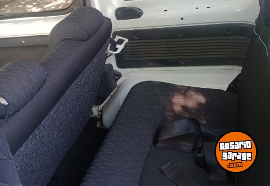 Utilitarios - Renault Kangoo 2014 GNC 180000Km - En Venta