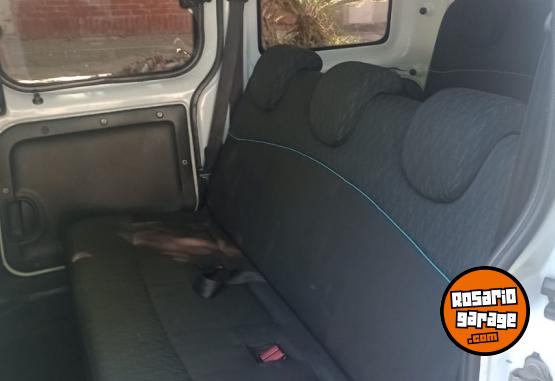 Utilitarios - Renault Kangoo 2014 GNC 180000Km - En Venta