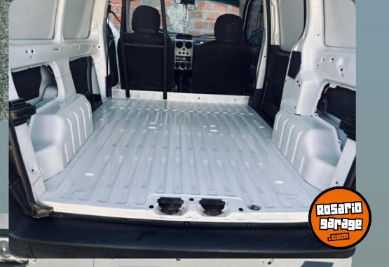 Utilitarios - Peugeot Partner kangoo Fiorino 2017 Diesel 151000Km - En Venta