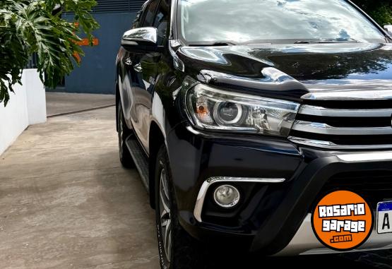 Camionetas - Toyota HILUX SRX 4X4 2017 Diesel 110000Km - En Venta