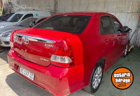 Autos - Toyota Etios 2018 Nafta 118000Km - En Venta
