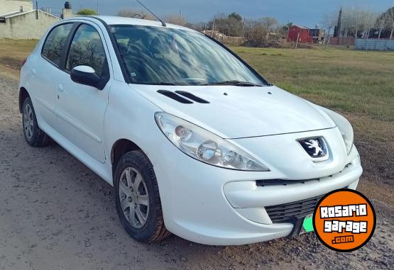 Autos - Peugeot 207 2014 Nafta 140000Km - En Venta