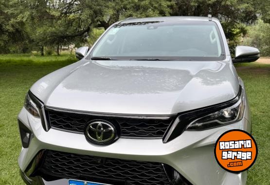 Camionetas - Toyota SW4 SRX 2025 Diesel 8000Km - En Venta