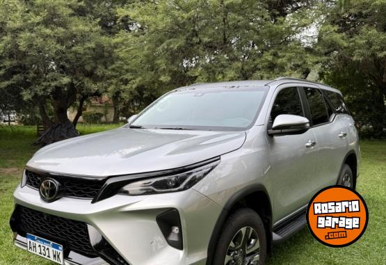 Camionetas - Toyota SW4 SRX 2025 Diesel 8000Km - En Venta