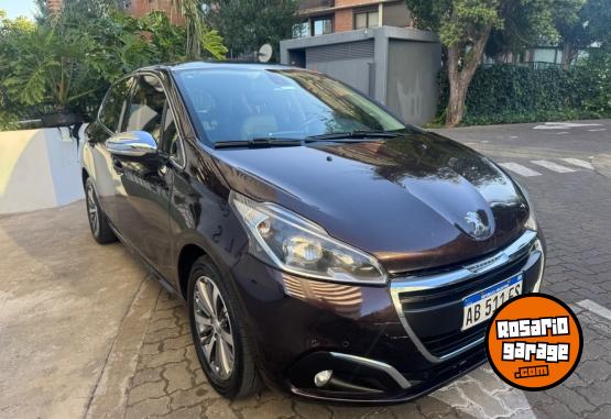Autos - Peugeot 208 Feline 2017 Nafta 130000Km - En Venta