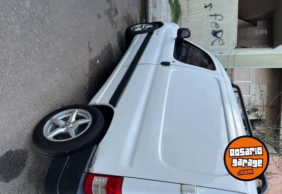 Utilitarios - Peugeot Partner 2012 Diesel 240000Km - En Venta