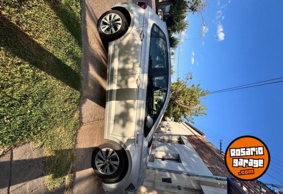 Autos - Volkswagen Polo 2019 Nafta 46500Km - En Venta