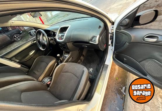 Autos - Peugeot 207 206 corsa focus gol 2013 Nafta 95000Km - En Venta