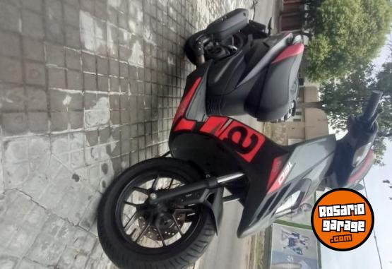 Motos - Aprilia SR 160 2023 Nafta 4400Km - En Venta