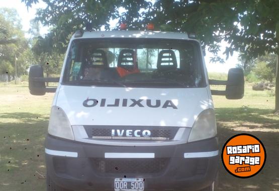 Camiones y Gr�as - vendo camion camilla hidraulica - En Venta