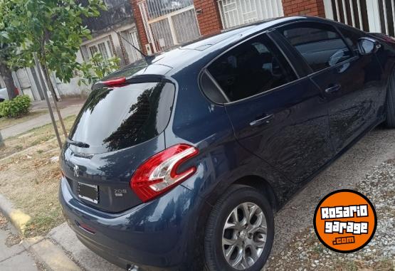 Autos - Peugeot 208 allure 2015 Nafta 131000Km - En Venta