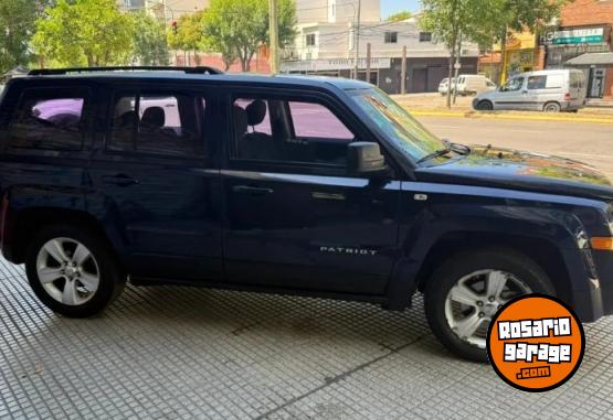 Camionetas - Chrysler jeep patriot 2013 Nafta 320000Km - En Venta