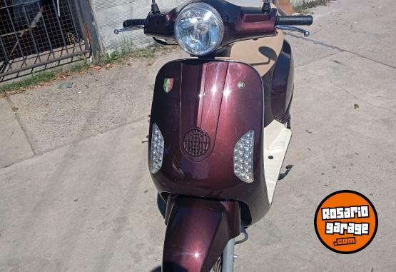Motos - Motomel Strato euro 150 2023 Nafta 4000Km - En Venta