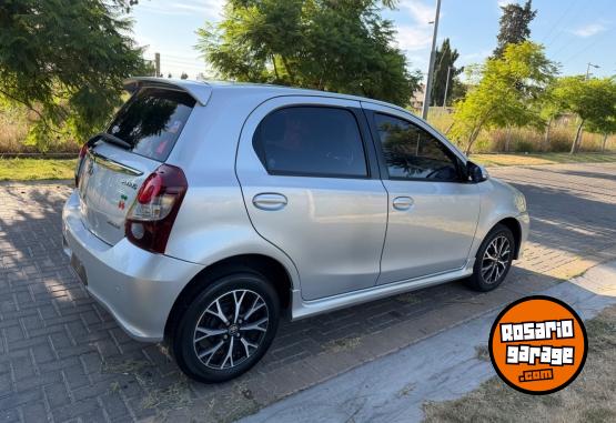 Autos - Toyota ETIOS PLATINIUM 2017 Nafta 45000Km - En Venta